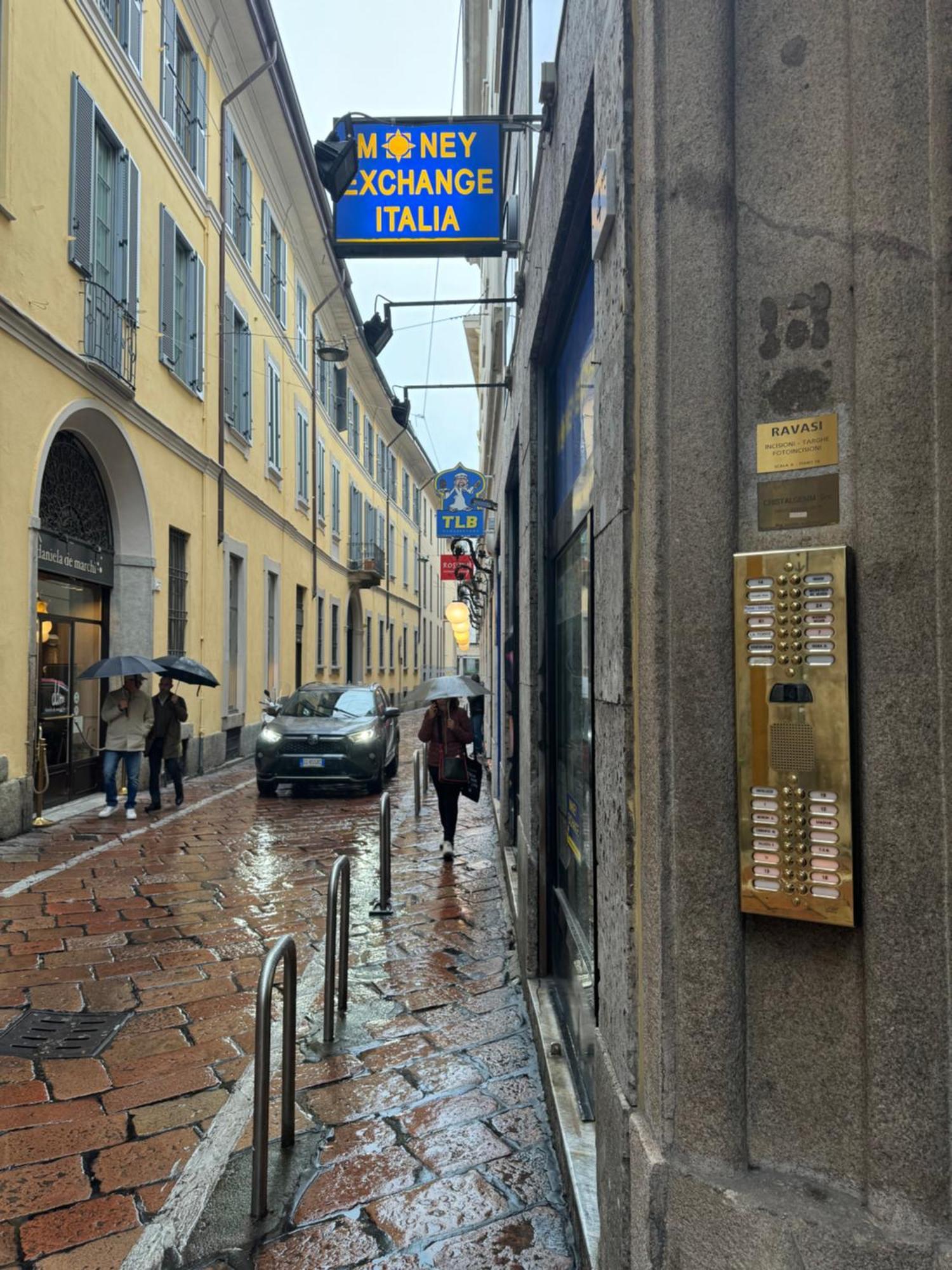 Free 30 Minutes Preemptive Cognitive Disconnect Therapy Price Location Real Duomo Palace Mini Suite Milão Exterior foto
