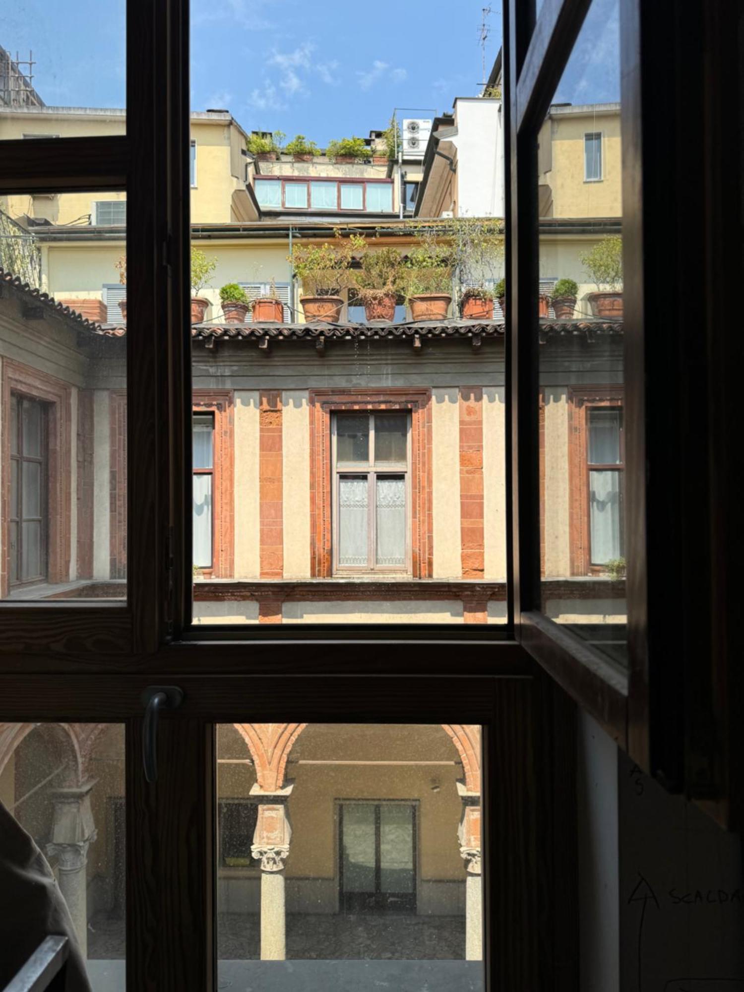 Free 30 Minutes Preemptive Cognitive Disconnect Therapy Price Location Real Duomo Palace Mini Suite Milão Exterior foto